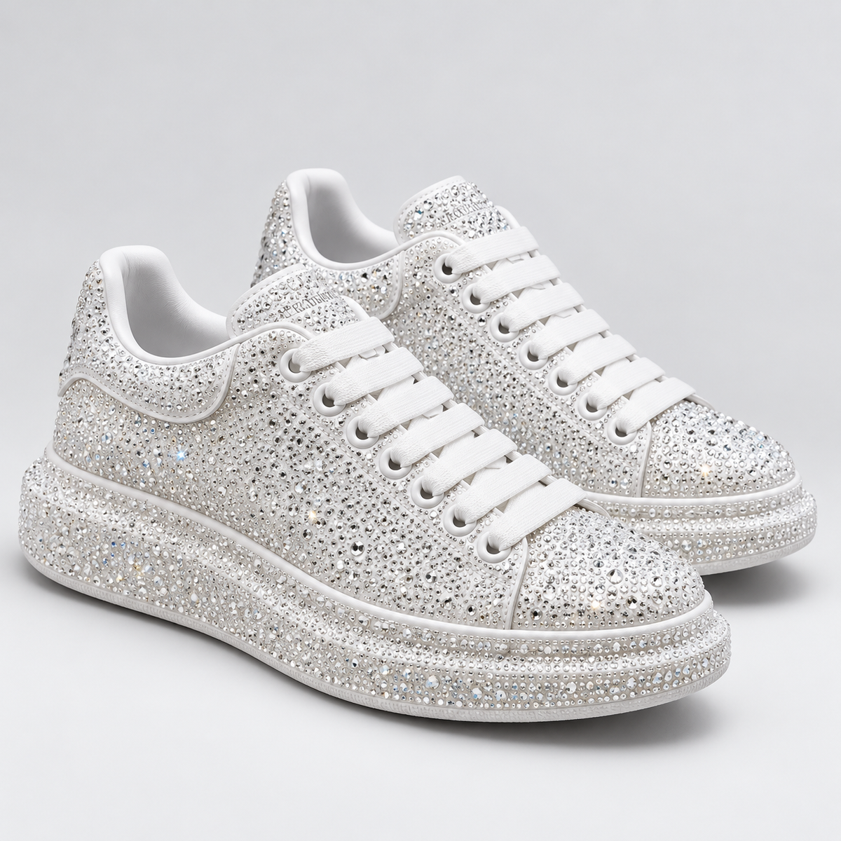 Calzado McQueen brillante